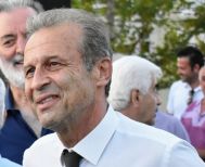 «Με τα λόγια χτίζω ανώγια και κατώγια»