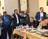 Στα Λευκάδια ο Τάσος Μπαρτζώκας για το πασχαλινό έθιμο των αυγομαχιών