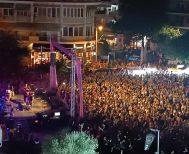 Πορτοκάλογλου και Κότσιρας «γέμισαν» την πλατεία Ωρολογίου το βράδυ του Σαββάτου