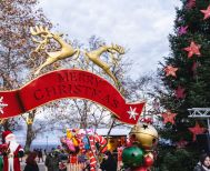 Η ώρα του Αη Βασίλη, του οικοδεσπότη της Πλατείας Εληάς!