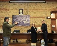 Στα τοπικά ΜΜΕ το φλουρί της πίτας και στον πρόεδρο της ΚΕΠΑ, στα πιτάκια