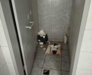 Αηδιαστική η πραγματικότητα της μοναδικής δημόσιας τουαλέτας στη Βέροια