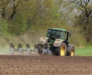 Ενισχύσεις de minimis ύψους 2,1 εκατ. ευρώ σε παραγωγούς μηδικής στον Έβρο και βιομηχανικής τομάτας στην Ημαθία