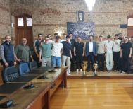 Οι πρωταθλητές Handball του ΦΕΡΩΝΑ στον Δήμαρχο Βέροιας