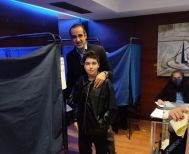 Ο Γρηγόρης Δημητριάδης ψήφισε στις εσωκομματικές εκλογές της ΝΔ μαζί με τον γιο του - Η ζεστή ανάρτηση
