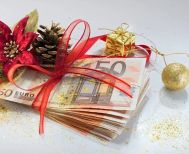 Νωρίτερα στους λογαριασμούς, συντάξεις, δώρο Χριστουγέννων και επιδόματα