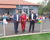 Νέα γήπεδα 5Χ5 και μπάσκετ  στο Δημοτικό Σχολείο Αγ. Βαρβάρας  - Εγκαινιάστηκε το έργο Αναβάθμισης του Σχολικού Συγκροτήματος