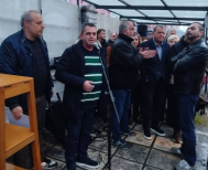 Παρά τη βροχή, διατράνωσαν το παλλαϊκό αίτημα αυτονόμησης του Νοσοκομείου Νάουσας