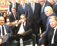 Το καφεδάκι του Μητσοτάκη στο εντευκτήριο της Βουλής έβγαλε είδηση για τις εκλογές