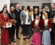 Χριστουγεννιάτικα Κάλαντα στον Δήμο Νάουσας Μήνυμα αγάπης, αλληλεγγύης και κοινωνικής συνοχής από σχολεία, συλλόγους και δομές