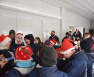 Πρωτοχρονιάτικα κάλαντα από την Κολυμβητική Ακαδημία «Νάουσα» στο Δημαρχείο Νάουσας