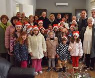 Κάλαντα από το Λύκειο Ελληνίδων Νάουσας στο Δημαρχείο