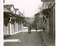 ΜεΜιαΜατια Οδός Κεντρικής, γιορτινή ημέρα και μάλλον ημέρα παρέλασης.