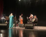 Η Σόνια, οι Plaza Ensemble και το «θεραπευτικό» της ψυχής ρεπερτόριο, χειροκροτήθηκαν θερμά από το κοινό