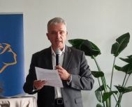 Την παραίτησή του υπέβαλε ο διευθύνων σύμβουλος των ΕΛΤΑ, επιμένοντας στην εξυγίανση  και αναδιάρθρωσης του Οργανισμού Γρηγόρης Σκλήκας: Αν δεν εφαρμοστεί κινδυνεύει  η ρευστότητα  και η δυνατότητα καταβολής μισθών