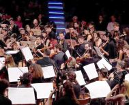 ΚΥΡΙΑΚΗ 14 ΔΕΚΕΜΒΡΙΟΥ ΣΤΟΝ ΧΩΡΟ ΤΕΧΝΩΝ:  Η Αθηναϊκή Συμφωνική Ορχήστρα Νέων, κλείνει το ΔΦΚΒ με διάσημα κοντσέρτα για κιθάρα από τους φιναλίστ του Διαγωνισμού