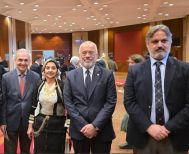 Η ΒΙΒΛΙΟΘΗΚΗ ΤΗΣ ΑΛΕΞΑΝΔΡΕΙΑΣ  ΥΠΟΔΕΧΘΗΚΕ ΤΟΥΣ ΑΛΕΞΑΝΔΡΟΥΣ ΤΟΥ ΒΑΡΛΑΜΗ  ΜΕ ΕΝΘΟΥΣΙΑΣΜΟ ΚΑΙ ΣΥΓΚΙΝΗΣΗ