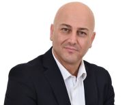 Ευχές του Βασίλη Κοτίδη για Καλά Χριστούγεννα και Ευτυχισμένο το Νέο Έτος