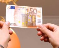 Η ΕΚΤ προχωρά σε «λίφτινγκ» του ευρώ