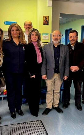 Παιδιατρική Κλινική Νοσοκομείου Νάουσας: Παραλαβή της 12ης «Βιβλιοθήκης Ανάσας» του WinCancer