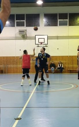 Με πολυπληθής παρουσία κόσμου συνεχίστηκε  η 3η Αγωνιστική του 2ου Εργασιακού τουρνουά μπάσκετ  που διεξάγεται στο κλειστό γήπεδο του 2ου Γυμνασίου Βέροιας