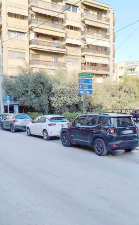 Το Πάσχα τα αυτοκίνητα παρκάρουν και στις θέσεις μοτοσυκλετών;