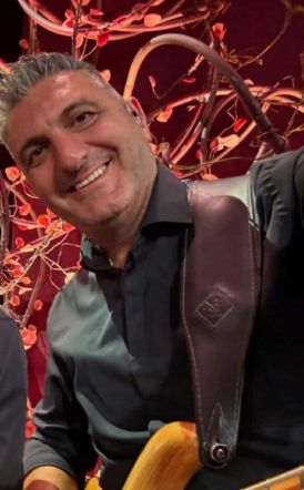 Ο βεροιώτης μπασίστας Κώστας Στιλπνόπουλος στο Τσαντίρι του Λαζόπουλου