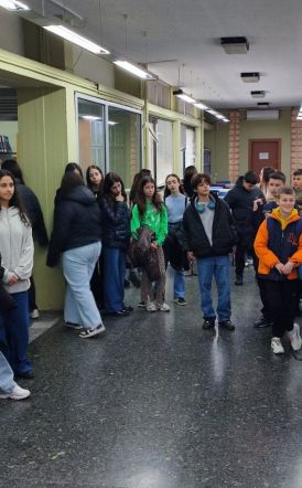 6ο Γυμνάσιο Βέροιας «Διαβάζω, μαθαίνω, ανακαλύπτω θησαυρούς» σε Βιβλιοθήκες