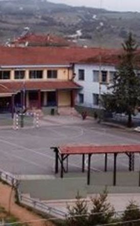 Προκάτ αίθουσες, η μόνη λύση   αυτή τη στιγμή για τη στέγαση των επιπλέον  μαθητών του νηπιαγωγείου, στο Ειδικό Σχολείο Βέροιας  -Τι είπε ο Χρ. Μακρίδης και τι απάντησαν Βοργιαζίδης και Τσιφλίδης για το θέμα