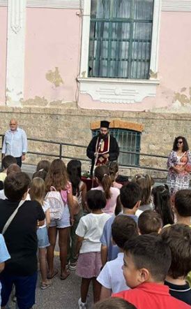 Με αγιασμό, παραλαβή βιβλίων και νέο σχέδιο  για τη διδακτέα ύλη ξεκίνησε χθες η σχολική χρονιά