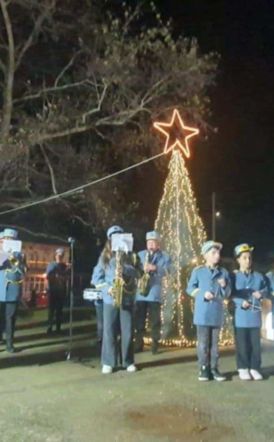 Με λαμπρότητα η Φωταγώγηση του Χριστουγεννιάτικου Δέντρου στην Επισκοπή