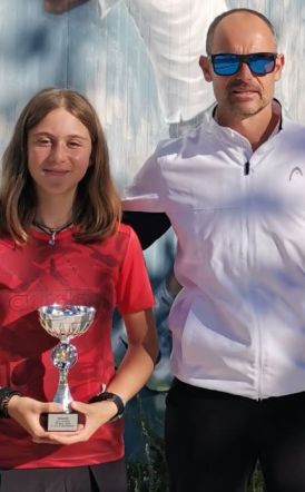 1η η ΕΚΜΕΚΤΣΟΓΛΟΥ ΚΑΤΙΑ του Ομίλου Αντισφαίρισης ΑΛΕΞΑΝΔΡΟΣ Βέροιας