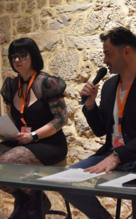 Δωρεά απινιδωτών σε σχολεία και δημοτικές εγκαταστάσεις της Νάουσας