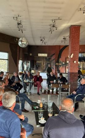 Κοντά στους πληγέντες από τον πρόσφατο παγετό παραγωγούς, ο Υφυπουργός Ανάπτυξης Λάζαρος Τσαβδαρίδης  