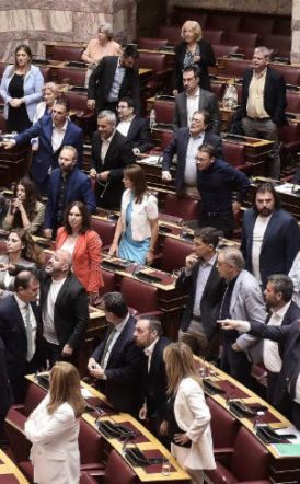 Στα ύψη η πολιτική αντιπαράθεση στη Βουλή ΟΠΕΚΕΠΕ: Απορρίφθηκαν οι προτάσεις της αντιπολίτευσης για τη σύσταση Προανακριτικής Επιτροπής -Επιστολική ψήφος και ζήτημα εγκυρότητας της διαδικασίας