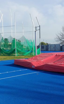 Αναβάθμιση του  Αθλητικού Κέντρου ΔΑΚ Μακροχωρίου με την αντικατάσταση του ελαστικού συνθετικού τάπητα του στρίβου στο «Δ. Βικέλας» 