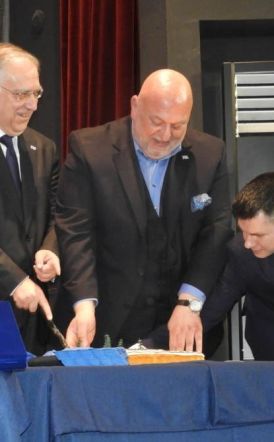 Με μηνύματα η πίτα της ΔΕΕΠ ΝΔ Ημαθίας, παρουσία του υπουργού Ανάπτυξης     Θεοδωρικάκος: Μεγάλος στόχος της επόμενης 4ετίας, η δημιουργία βιομηχανικού πάρκου στην Ημαθία  -«Χάσαμε πολύτιμο χρόνο, καμία άλλη απένταξη, κανένα άλλο λάθος», τόνισε ο Ηλίας Ηλ