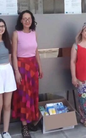 Δωρεά από την Θεατρική Ομάδα “Δρυάδες & Θεατρομπόμπιρες” στο Κοινωνικό Φαρμακείο του Δήμου Αλεξάνδρειας