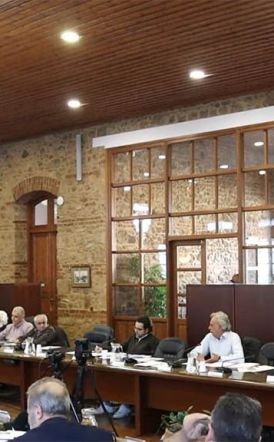 ΔΗΜΟΤΙΚΟ ΣΥΜΒΟΥΛΙΟ ΒΕΡΟΙΑΣ Λογοδοσία σε ήπιους τόνους, για κολυμβητήριο, ειδικούς συνεργάτες, παιδικές χαρές, Προμηθέα και Βεργίνα