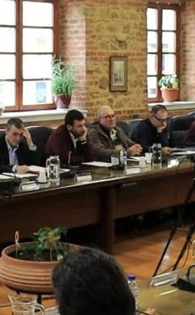 ΔΗΜΟΤΙΚΟ ΣΥΜΒΟΥΛΙΟ ΒΕΡΟΙΑΣ Αιχμές για τη λειτουργία του ΔΗ.ΒΡΕ.ΣΤΑ, Δημοτικό Κολυμβητήριο  με εντάσεις μεταξύ Κορωνά-Λαζαρίδη και σύνδεση Ασωμάτων  με οικίες της Ραχιάς, στη χθεσινή λογοδοσία της Δημοτικής Αρχής