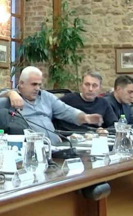 Στο δημοτικό συμβούλιο Βέροιας, η απένταξη του έργου τεχνητής χιόνωσης στο Χ.Κ. Σελίου  -Κριτική της μειοψηφίας στο δήμο – Το ιστορικό της διαδικασίας από τον πρόεδρο της πρώην διοίκησης του Χιονοδρομικού, Γ. Μιχαλιά