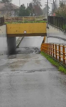 Απαγόρευση διέλευσης από την υπόγεια διάβαση στην οδό Νησελίου – Νησελουδίου, λόγω υψηλής στάθμης υδάτων