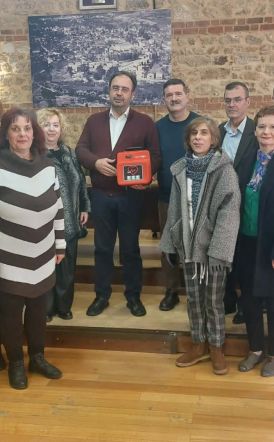 Δωρεά απινιδωτή στον Δήμο Βέροιας για το ΚΑΠΗ στο Βήμα Απ. Παύλου, από τον Όμιλο «Χοροθεραπεία»