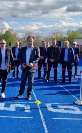 Εγκαινιάστηκε το έργο «ΑΝΤΙΚΑΤΑΣΤΑΣΗ ΤΟΥ ΕΛΑΣΤΙΚΟΥ ΣΥΝΘΕΤΙΚΟΥ ΤΑΠΗΤΑ ΤΟΥ ΣΤΙΒΟΥ ΣΤΟ ΔΗΜΟΤΙΚΟ ΓΥΜΝΑΣΤΗΡΙΟ Δ.ΒΙΚΕΛΑΣ ΕΠΙΦΑΝΕΙΑΣ 9.000μ2»