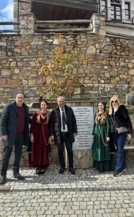 Κατάθεση στεφάνων στο ‘‘Μνημείο των επτά Βλάχων Ηρωίδων’’ στο Σέλι