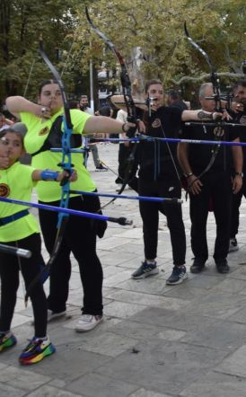 Επίδειξη Τοξοβολίας στο Πλακόστρωτο του Δημοτικού Πάρκου Νάουσας