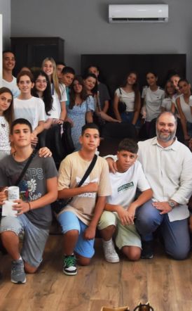 Επίσκεψη Καλλιτεχνικού και Πολιτιστικού Συλλόγου Μαυροβουνίου στον Δήμαρχο Νάουσας