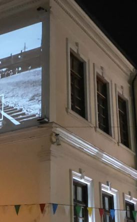 Φωταγώγηση του Δημαρχείου Βέροιας στο πλαίσιο δράσης WE REMEMBER-ΕΚΣΤΡΑΤΕΙΑ ΜΝΗΜΗΣ ΟΛΟΚΑΥΤΩΜΑΤΟΣ