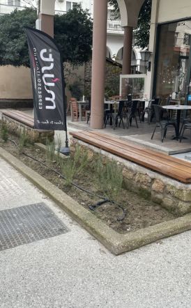 Εύλογη επισήμανση συμπολίτη μας, για τα παγκάκια και τη σωστή τους θέση