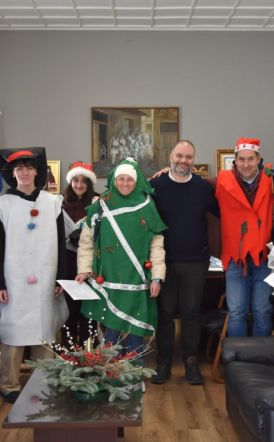 Πρωτοχρονιάτικα Κάλαντα από το 1ο ΓΕΛ Νάουσας στο Δημαρχείο